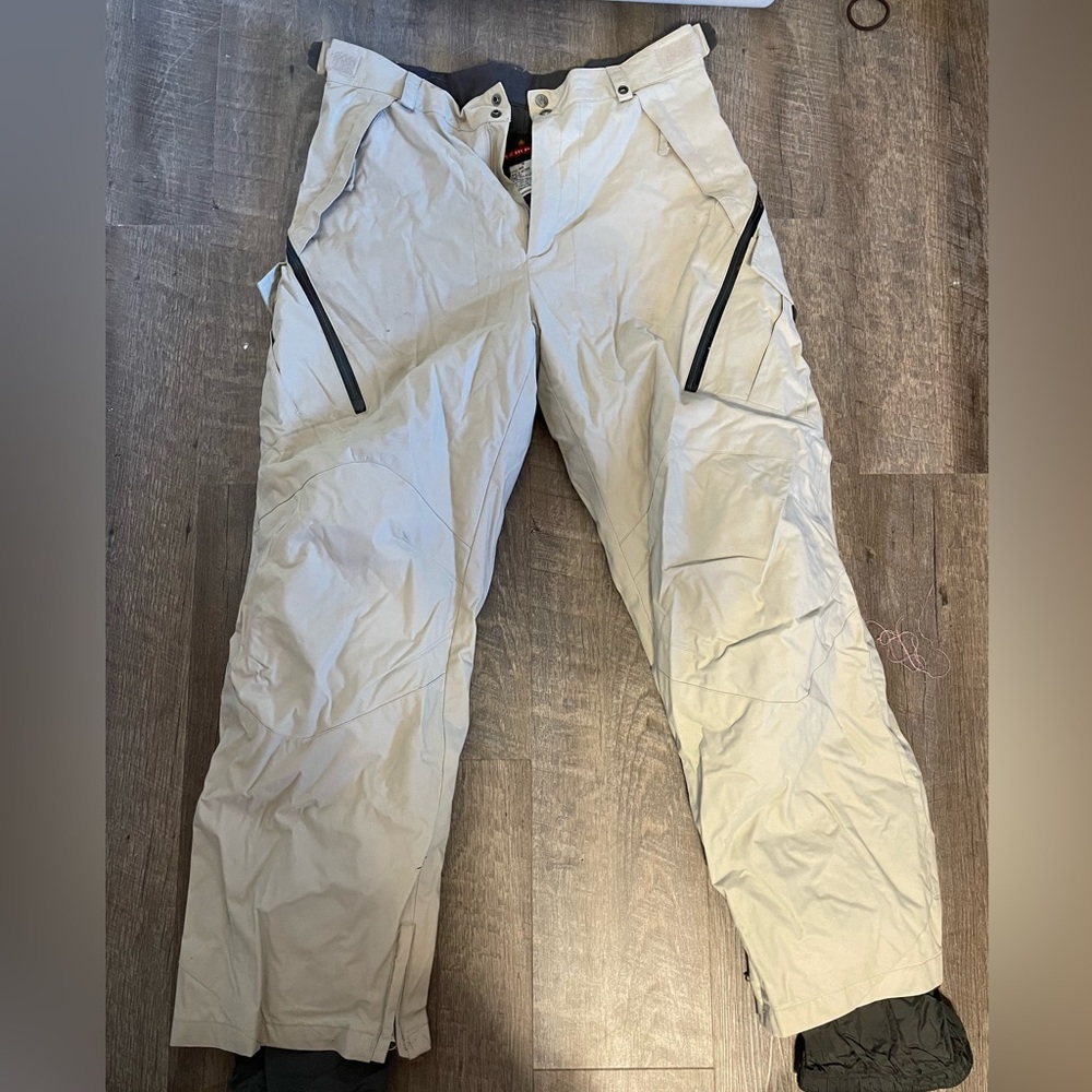 Men’s medium, Kemper snow pants.